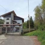 Rif.598 – Casa indipendente con giardino in vendita a Gattinara