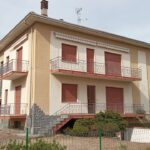 Rif.663 – Casa indipendente con 2 appartamenti a Borgomanero